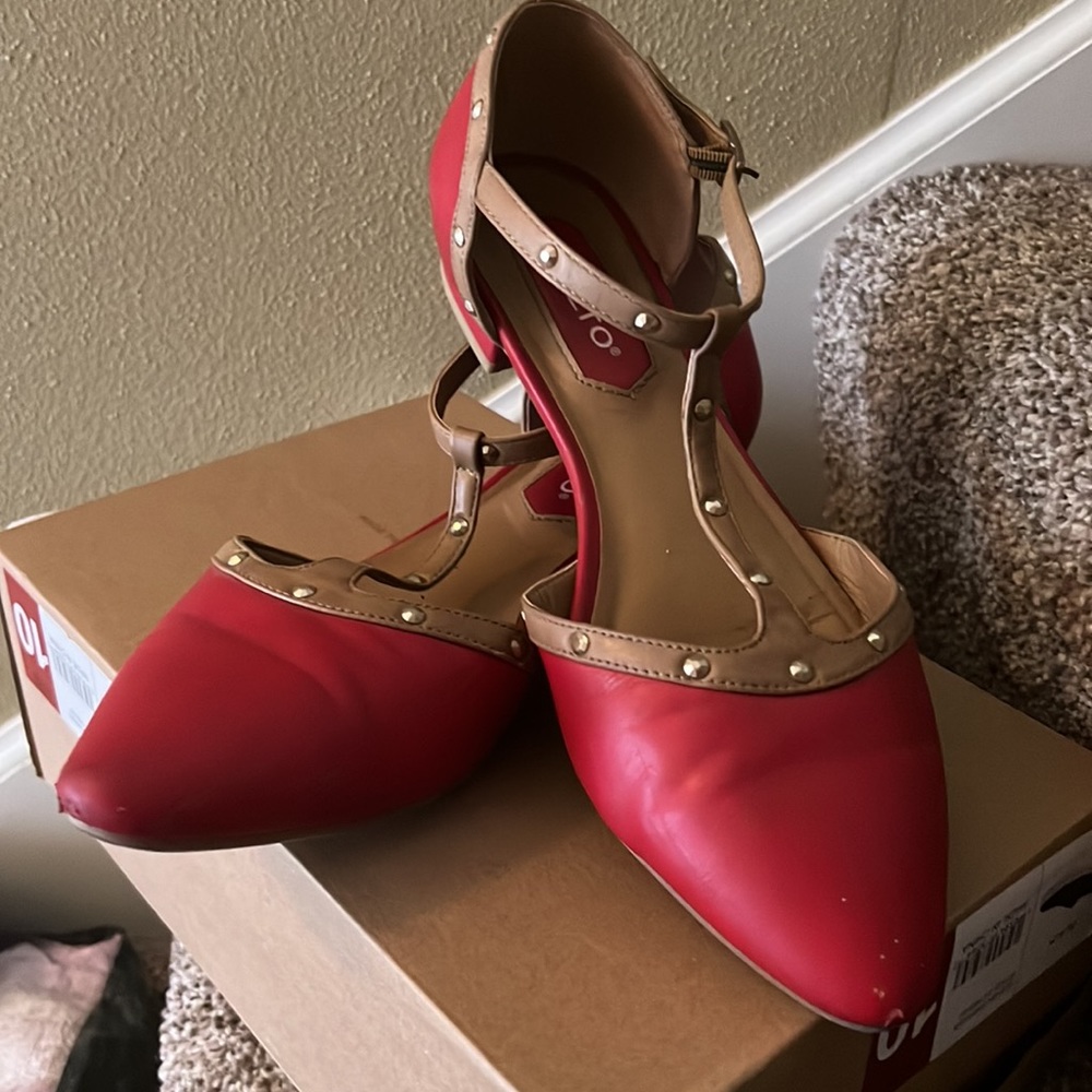 Pointed toe flats